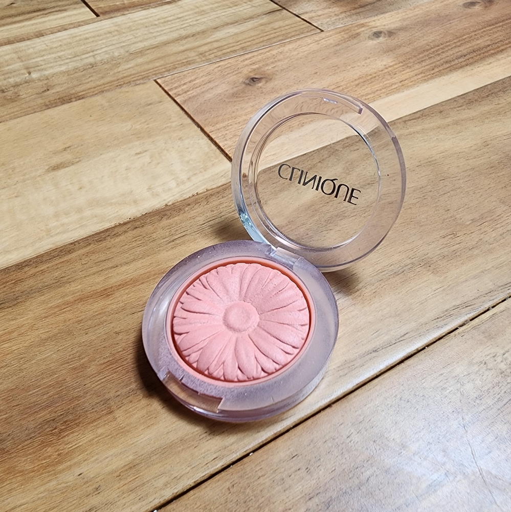 Clinique blush in Melon Pop